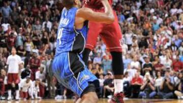 LeBron James dio la victoria a Miami gracias a una canasta en los últimos segundos del partido.