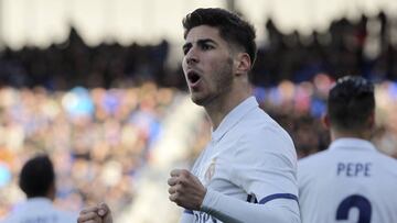 GRA236. EIBAR (Guipúzcoa), 04/03/2017.- El centrocampista del Real Madrid Marco Asensio celebra su gol marcado al Eibar, el cuarto del conjunto blanco, durante el partido correspondiente a la vigésimo sexta jornada de LaLiga Santander disputado esta tarde en el estadio Ipurúa. EFE/Juan Herrero