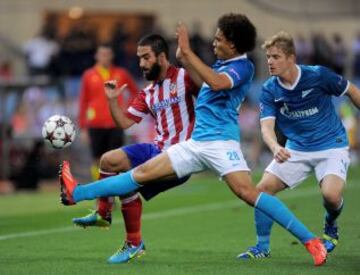 Arda Turan y Axel Witsel.