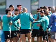 Amrabat y Abde, antes del pasillo.