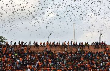 La ciudad de Abidjan se llenó de una multitud de marfileños deseosos de ver a su selección como campeones de África.  