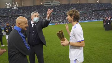 La 'bronca' de Ancelotti a Modric después de levantar el MVP