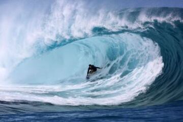 Se está rodando en Teahupoo el remake del clásico de 1991 'Point Break' o más conocido en España como 'Le llaman Bodhi'. La película de acción estadounidense está siendo dirigida por Ericson Core y protagonizada por Edgar Ramírez, Luke Bracey, Teresa Palmer y Ray Winstone.