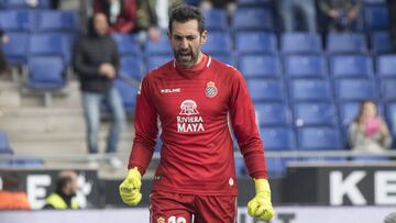 Diego López para un penalti al Betis.