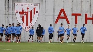 La plantilla del Athletic, entrenándose este jueves en Lezama.