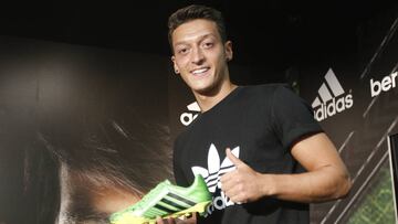 Adidas abandona a Özil, al que pasa factura su imagen pública