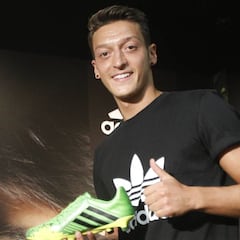 Adidas abandona a Özil, al que pasa factura su imagen pública