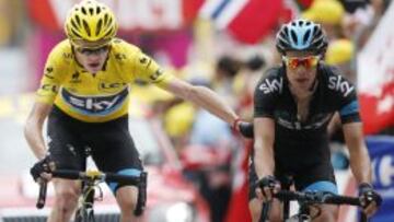 Chris Froome agradece la ayuda que recibi&oacute; de Richie Porte durante su desfallecimiento.