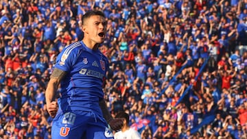 Futbol, Universidad de Chile vs Colo Colo
Fecha 7, Liga de Primera 2025
El jugador de Universidad de Chile Charles Aranguiz, centro, celebra su gol durante un partido de primera division contra Colo Colo disputado en el estadio Nacional en Santiago, Chile.
12/07/2025
Jonnathan Oyarzun/Photosport
Football, Universidad de Chile vs Colo Colo
7th turn, First Division League 2025
Universidad de Chile player Charles Aranguiz, center, celebrates his goal during a first division match against Colo Colo at the Nacional stadium in Santiago, Chile.
12/07/2025
Jonnathan Oyarzun/Photosport