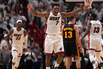 Miami Heat guard Kyle Lowry (7) 