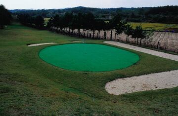 Con un único hoyo de par 3, este campo está situado en Panmunjom, una zona desmilitarizada en la frontera entre Corea del Sur y Corea del Norte. 