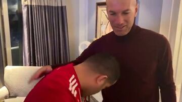 Almería owner poses with Zidane, pokes fun at Materazzi headbutt