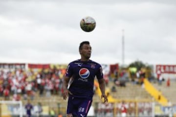 El lateral jugó en Nacional (2006-2009 y 2010), Envigado (2009) y Medellín (206-Presente).