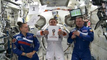 La FIFA us&oacute; a tres astronautas para el sorteo de los grupos del Mundial de Rusia.