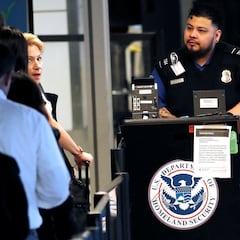 La nueva regla anunciada por aduanas para aquellos que entren y salgan de EE.UU. con la Green Card