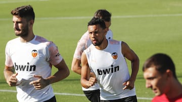 27/07/19
 VALENCIA CF
 ENTRENAMIENTO
 PICCINI
 COQUELIN
 
 
 
 
 
 
 
 
 
 
 
 
 
 
 
 
 
 
 
 
 
 
 
 
 
 
 
  PRETEMPORADA