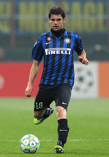 Temporadas en el FC Inter: 2011-12 | Temporadas en el AC Milan: 2013-17