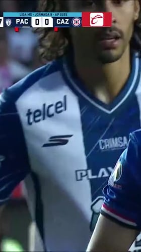 Vídeo: ‘Nacho’ Rivero sale descalabrado ante Pachuca