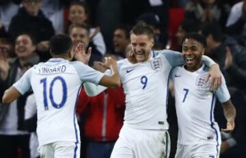 Vardy anotó el 2-0 para Inglaterra.