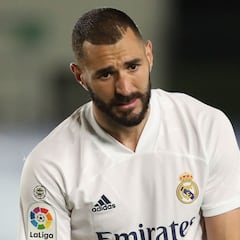 Dura advertencia de Deschamps a Benzema