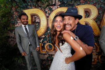 Eugenio Derbez, Isabela Moner y Danny Trejo 