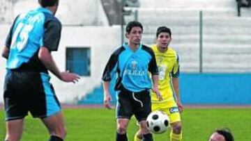 <b>PINCHAZO. </b>Toedtli, en el suelo, fue el autor del único tanto cadista ayer en el Álvarez Claro.