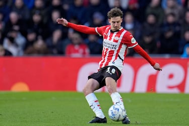 El central francés del PSV termina contrato el 30 de junio, y como casi todos los defensas de calidad del mercado, se le relacionó con el Real Madrid.