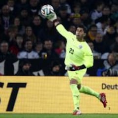 La longeva marca que Johnny Herrera busca en Venezuela