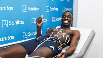 Ferland Mendy durante el reconocimiento m¨¦dico en el Hospital Universitario Sanitas La Moraleja-Edificio Ana de Austria.