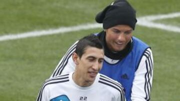 Di Mar&iacute;a se entrena con el grupo