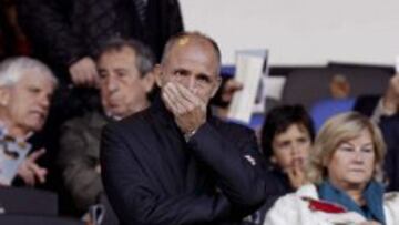 El presidente del Real Zaragoza, Fernando Molinos, durante el partido de Liga ante el Atl&eacute;tico de Madrid.