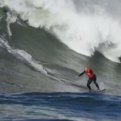 Matt Formston surfea Nazaré con un 97% de ceguera