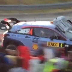 ¿Genialidad o locura? Mikkelsen corrió con el capó levantado