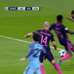 Este es el penalti que reclamó el City de Umtiti a Sterling