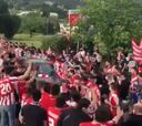 Cientos de fans del Athletic Club despidieron al equipo rumbo a la final de la Copa del Rey