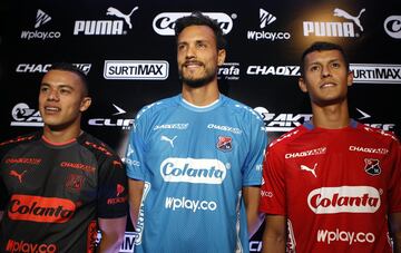 DIM presenta su nueva camiseta para la Liga Águila II-2018. El segundo uniforme será negro y en el primero se usará el habitual color rojo.