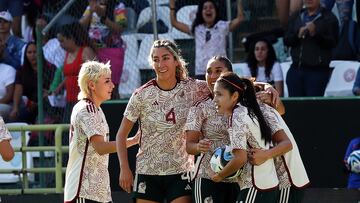 Pedro López, entrenador de la Selección Mexicana Femenil, resaltó cómo se trabaja el espectáculo deportivo en México para generarle valor a las jugadoras y elogió las virtudes de las futbolistas mexicanas.