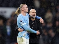 Soccer Football - Premier League - Manchester City v Newcastle United - Etihad Stadium, Manchester, Britain - February 21, 2026 Manchester City manager Pep Guardiola celebrates with Erling Haaland after the match REUTERS/Scott Heppell EDITORIAL USE ONLY. NO USE WITH UNAUTHORIZED AUDIO, VIDEO, DATA, FIXTURE LISTS, CLUB/LEAGUE LOGOS OR 'LIVE' SERVICES. ONLINE IN-MATCH USE LIMITED TO 120 IMAGES, NO VIDEO EMULATION. NO USE IN BETTING, GAMES OR SINGLE CLUB/LEAGUE/PLAYER PUBLICATIONS. PLEASE CONTACT YOUR ACCOUNT REPRESENTATIVE FOR FURTHER DETAILS..