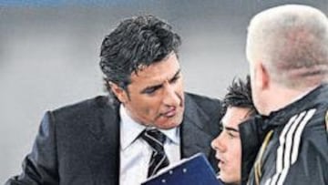 <b>DESCONTENTO. </b>Michel no está nada satisfecho con la labor arbitral ya que el Castilla ha sufrido nueve expulsiones por cuatro del rival.