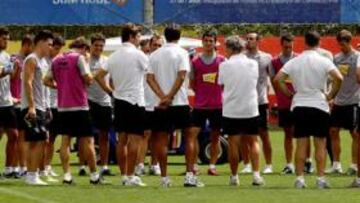 <b>CUMBRE. </b>Poche y Planes hablaron ayer. La dirección deportiva esperará para traer refuerzos a estos cuatro encuentros amistosos.