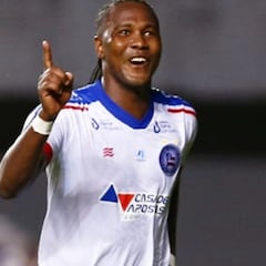 Hinchada de Bahía se rinde a Hugo Rodallega