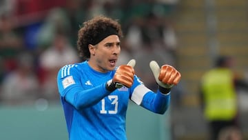 Guillermo Ochoa, durante el empate a uno entre México y Polonia en el Stadium 974 de Doha en Qatar 2022.