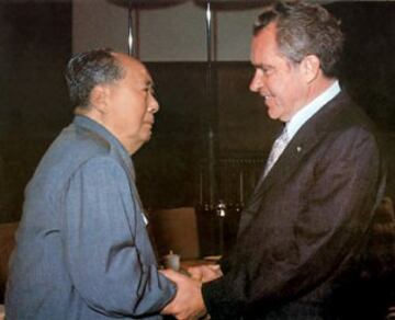 El presidente de EEUU Richard Nixon viajó a China en 1972 debido a lo que se llamó 'diplomacia del ping-pong'. Un año antes el presidente chino Mao Zedong invitó al país a una delegación de jugadores estadounidense para disputar varios partidos con jugadores chinos.