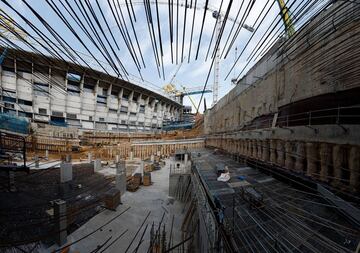 Descubre cómo avanzan las obras de remodelación del estadio Santiago Bernabéu con nuevas fotografías oficiales proporcionadas por el propio club.