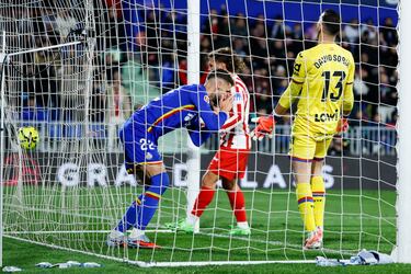 El jugador del Getafe, Domingos Duarte, se lamenta del gol en propia puerta. 

 
 
