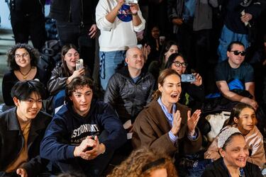 Aficionados al espacio se reúnen para ver la misión Artemis II, que orbitará la Luna y estará tripulada por tres astronautas de la NASA y el astronauta de la CSA (Agencia Espacial Canadiense), Jeremy Hansen.