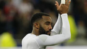 Lacazette en el &uacute;ltimo partido disputado por el Olympique de Lyon en Europa League ante el Ajax.