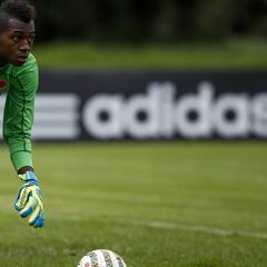 Arboleda, el colombiano que pelea por el arco en Banfield