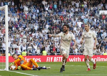Benzema, centró raso y el malagueño empujó a la red el balón desde el área pequeña