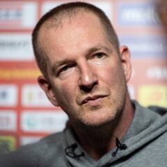 Rödl seguirá como técnico de Alemania pese a caer en China